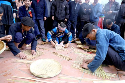 Giữ mạch nguồn và lợi thế của văn hóa truyền thống