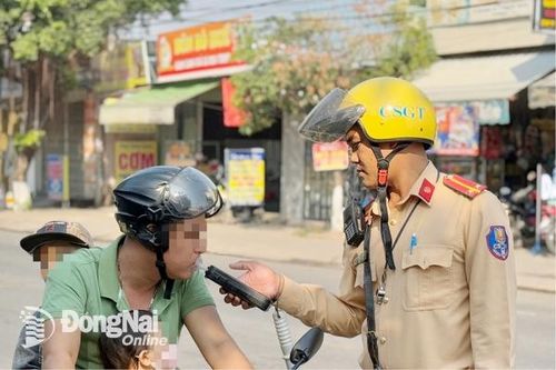 An toàn giao thông cho xe máy: Cần quy định 'cứng' và kỹ năng 'mềm'