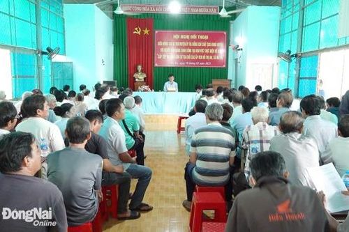 Chủ tịch UBND huyện Vĩnh Cửu đối thoại với 700 người dân về Đề án Sắp xếp ổn định dân cư tại chỗ các ấp ven hồ Trị An, xã Mã Đà