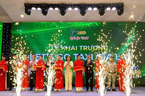 Khai trương dịch vụ Let's Go Taxi