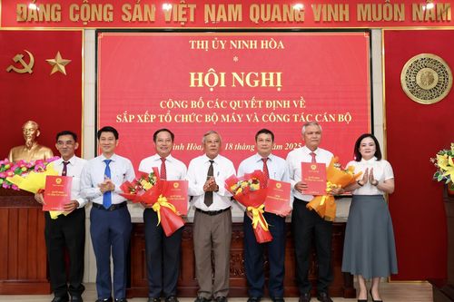 Ninh Hòa: Công bố quyết định hợp nhất Ban Tuyên giáo và Ban Dân vận Thị ủy