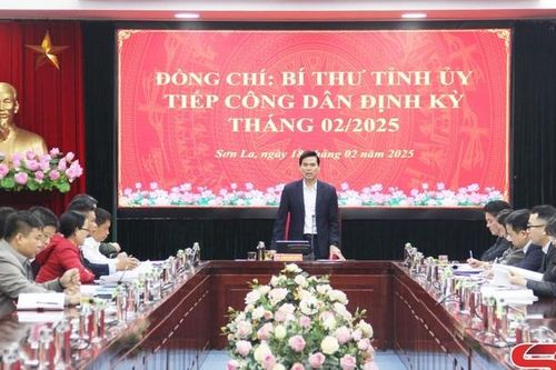 Đồng chí Bí thư Tỉnh ủy tiếp công dân định kỳ tháng 2