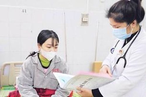 Tháo gỡ nợ lương cán bộ y tế