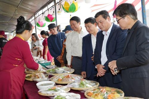 Nhiều hoạt động tôn vinh nghề bún Vân Cù