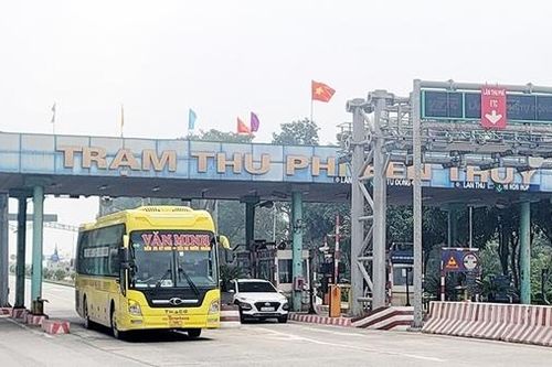 Những dấu hỏi từ việc không miễn phí qua cầu Bến Thủy 1