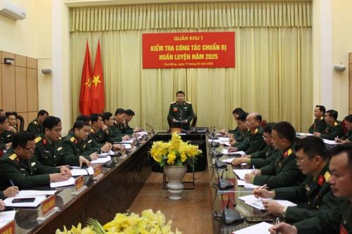 Quân khu 1 kiểm tra công tác chuẩn bị huấn luyện tại Bộ Chỉ huy Quân sự tỉnh