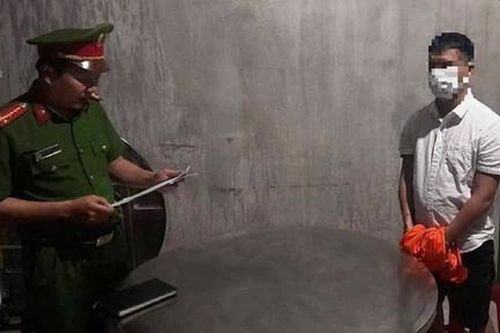 Bắt đối tượng mang súng vào tiệm hớt tóc để… tìm người yêu