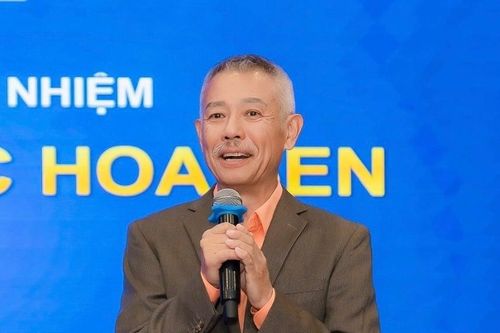 'Giáo sư quần đùi' Trương Nguyện Thành trở lại Trường ĐH Hoa Sen