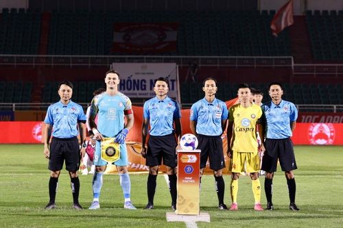 VPF: CLB chưa nắm rõ luật, phản ứng quá mức với trọng tài