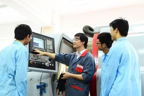 Thúc đẩy phát triển khoa học, công nghệ, đổi mới sáng tạo:Nhân lực chất lượng cao là then chốt