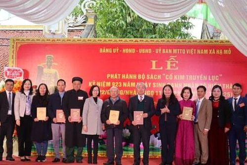 Đan Phượng ra mắt bộ sách 'Cổ kim truyền lục'