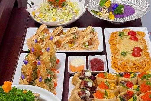 Mẹ đảm 9X bày trí 11 món ăn đặc sắc trong một mâm cơm khiến ai nấy trầm trồ thán phục