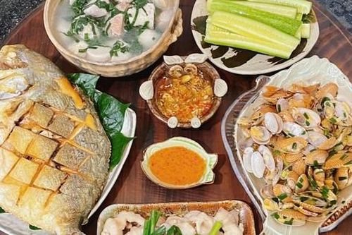 20+ mâm cơm giá rẻ với 3-4 món ngon mỗi ngày khiến các con 'nhanh chân về ăn cơm mẹ nấu'