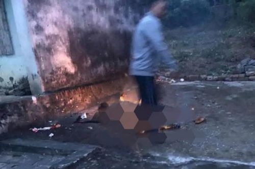 Người phụ nữ dùng xăng tự thiêu