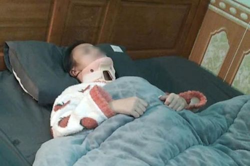 Đuổi học 4 nữ sinh 'đánh hội đồng' bạn gãy đốt sống cổ