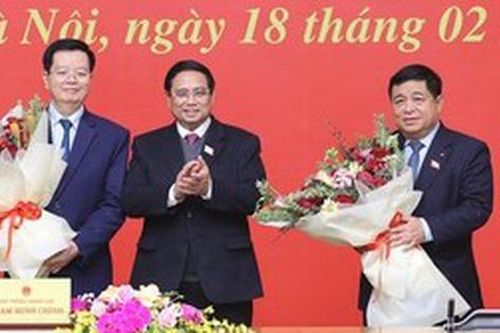 Thủ tướng chúc mừng, giao nhiệm vụ cho 2 Phó Thủ tướng và 4 Bộ trưởng mới