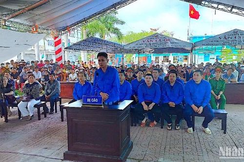 Cà Mau phạt tù nhóm người giữ thuê thiết bị giám sát hành trình tàu cá