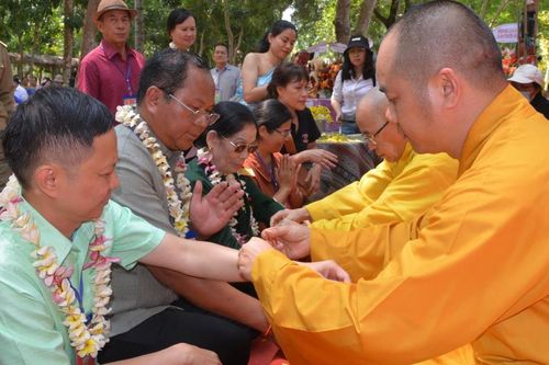 Khám phá văn hóa đặc sắc của người Lào tại Hội voi Buôn Đôn 2025