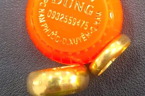 Nhẫn vàng của ai?
