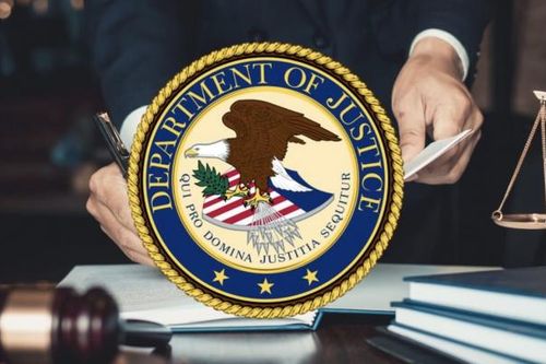 Tổng thống Trump sa thải tất cả công tố viên còn lại thời ông Biden