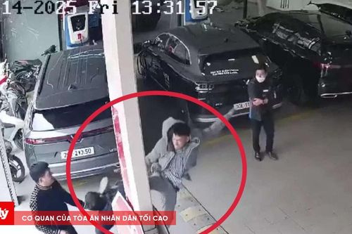 Triệu tập tài xế 'xông phi' đạp người sau va chạm giao thông