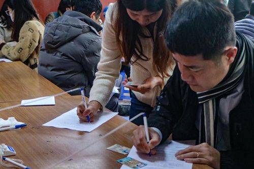Tránh xếp hàng, người dân Hà Nội có thể đổi bằng lái xe ở các quận, huyện