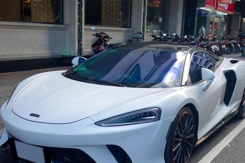 Cận cảnh siêu xe thể thao McLaren GT hàng hiếm tại Việt Nam