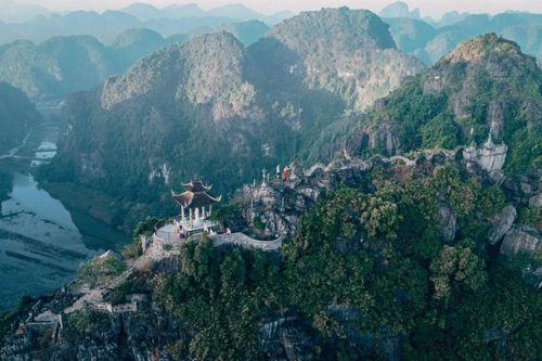 Báo nước ngoài hết lời khen 'vịnh Hạ Long trên cạn' của Việt Nam