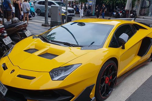 Siêu xe Lamborghini Aventador 'độ' SVJ được rao bán giá 17 tỷ đồng