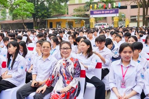 178 học sinh Hà Nội giành học bổng du học Canada