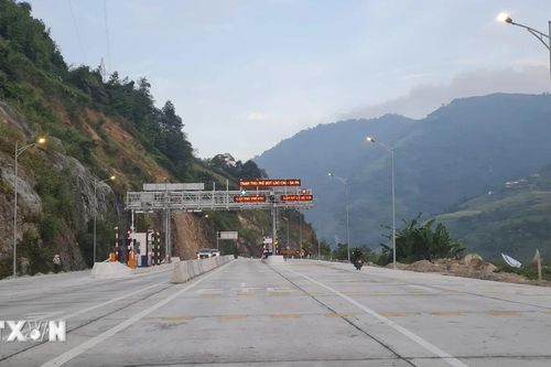 Đồng loạt thi công nhiều gói thầu sửa chữa hư hỏng tuyến Nội Bài-Lào Cai
