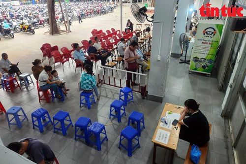 Các điểm đổi giấy phép lái xe tại TP Hồ Chí Minh vắng vẻ sau thông báo mới