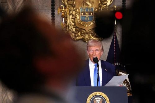 Ông Trump chỉ thị sa thải tất cả Công tố viên thời Biden