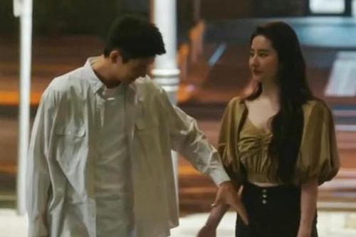 Lưu Diệc Phi và tình trẻ kém 4 tuổi sắp về chung nhà?