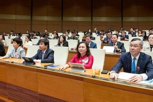 Quốc hội thông qua mục tiêu tăng trường GDP năm 2025 đạt 8% trở lên