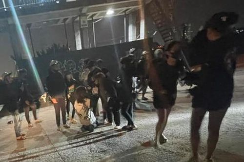 Nữ sinh bị đánh hội đồng: 'Em bị đánh suốt 3 tiếng, bắt quỳ xin lỗi từng người mới được tha'