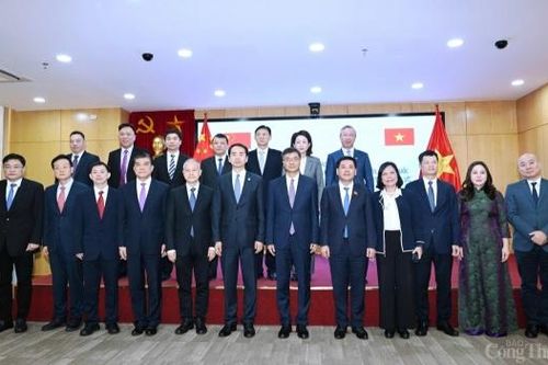 Bộ trưởng Nguyễn Hồng Diên và Bí thư khu ủy Quảng Tây hội đàm mở nhiều dư địa hợp tác mới