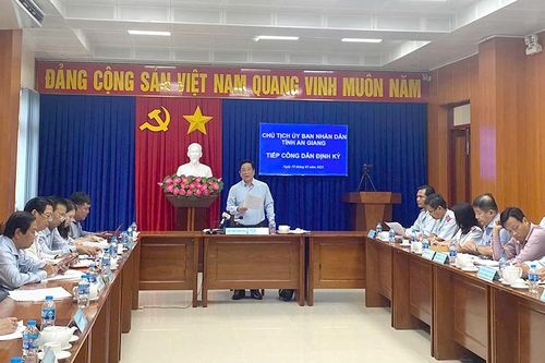 Chủ tịch UBND tỉnh tiếp công dân