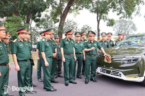 Thiếu tướng Phùng Ngọc Sơn chỉ đạo tập huấn, huấn luyện lái xe toàn quân cho nhiệm vụ A50