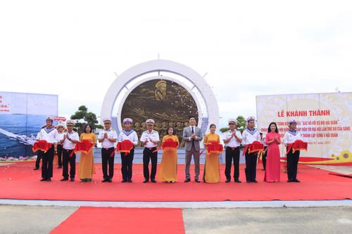 Lữ đoàn 162, Vùng 4 Hải quân khánh thành công trình bức phù điêu 'Bác Hồ với bộ đội Hải quân'