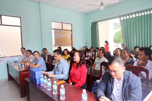 Khai giảng Câu lạc bộ tiếng Anh Bích Đầm