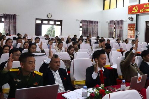 Kỳ họp thứ hai mươi hai (kỳ họp chuyên đề) HĐND huyện Sìn Hồ