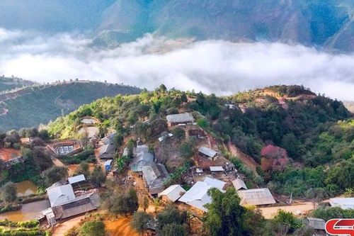 Nậm Nghẹp - Điểm hẹn mùa hoa sơn tra và đỗ quyên