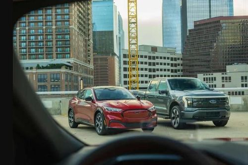 Ford tiếp tục lỗ hàng tỷ USD vì xe điện