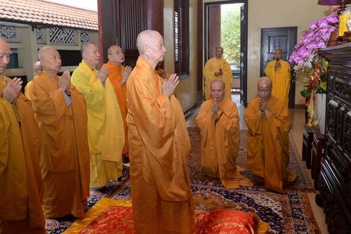 Đức Pháp chủ GHPGVN tưởng niệm Đại lão Hòa thượng Thích Tịnh Khiết (1890-1973)