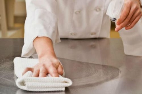 Xóa sạch vết trầy xước trên bàn kính nhờ mẹo đơn giản