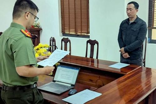 Vận động đối tượng trốn ở nước ngoài về Việt Nam đầu thú