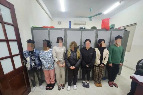 Tạm giữ 3 đối tượng hành hung nữ sinh 17 tuổi