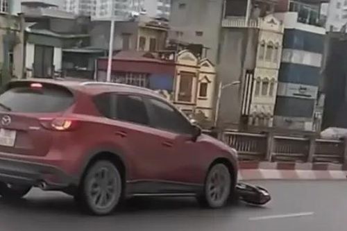 Triệu tập lái xe Mazda gây tai nạn rồi bỏ chạy