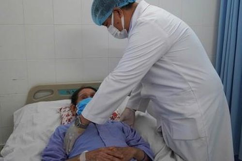 Cần Thơ: Phẫu thuật thay khớp háng cho cụ ông 104 tuổi